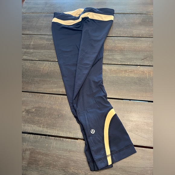 Lululemon capri leggings - Picture 2 of 10